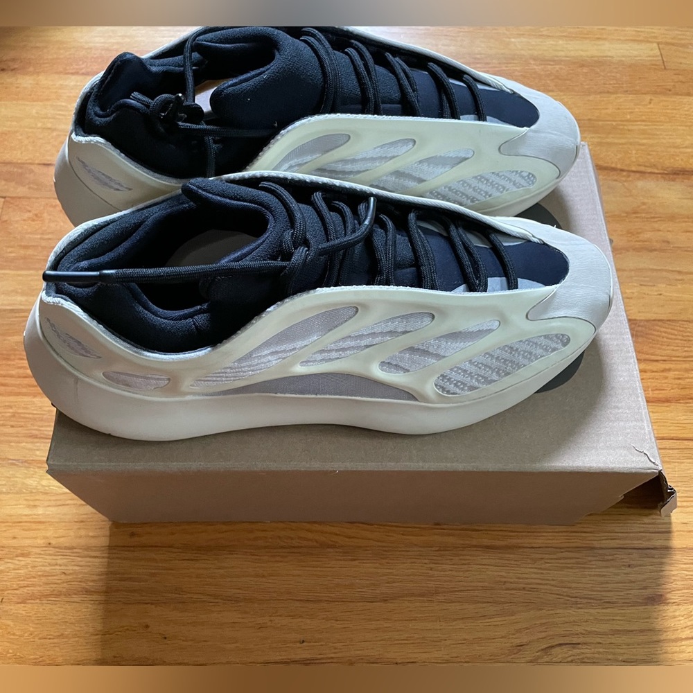 Yeezy 700 V3 'Azael' size 13